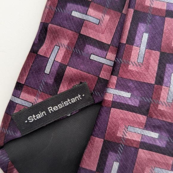 Van Heusen Men's 100% Silk Stain Resistant Ties - Picture 6 of 9